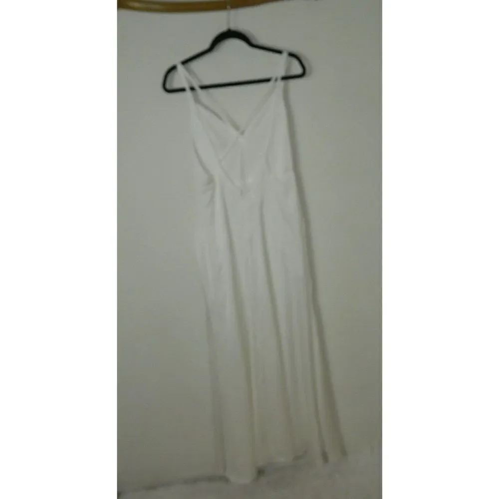 Lulu's Dress‎ Luxe Living White Ivory Satin Backless Maxi Dress Size Medium